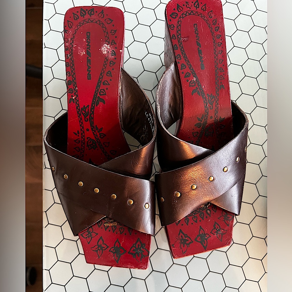 DKNY Jeans Vintage Y2K 90s Red Wooden Clog Sandals Studded Leather Wedge 7